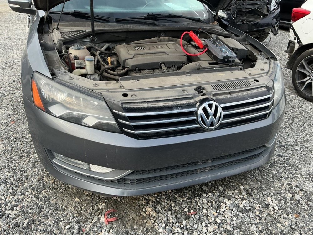 PASSAT 2015 Glove Box 4983770