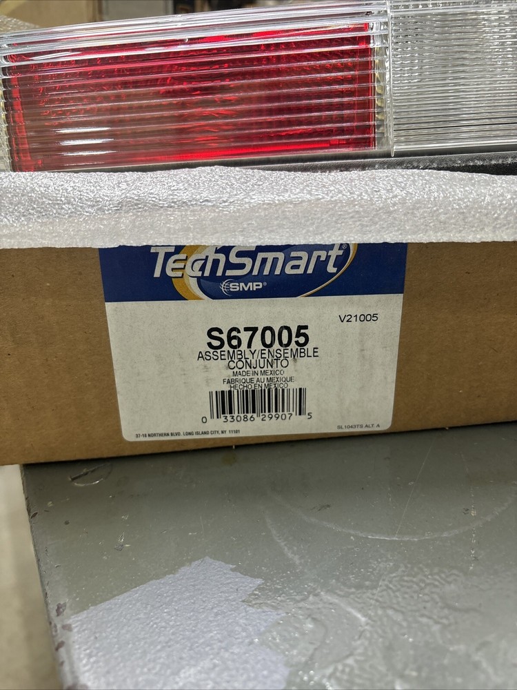 TechSmart #S67005, Center High Mount Stop Light