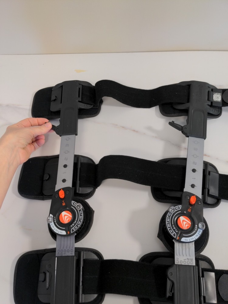 Breg T Scope Knee Brace Post Op Locking ROM Universal Size Left/Right Adjustable