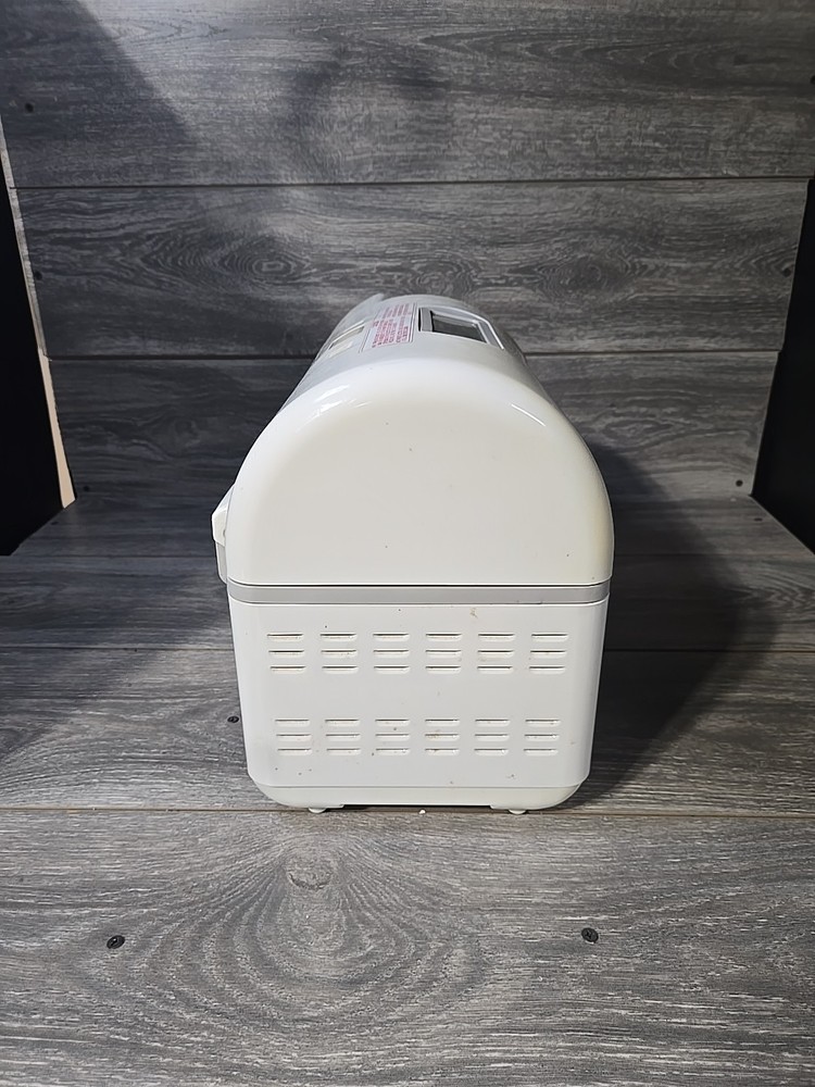Zojirushi BBCC-V20 Bread Maker Machine 2lb Double Paddle Nice / Yellowed/ Tested