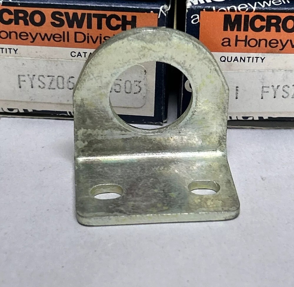 HONEYWELL MICRO SWITCH FYSZ06 Mounting Bracket