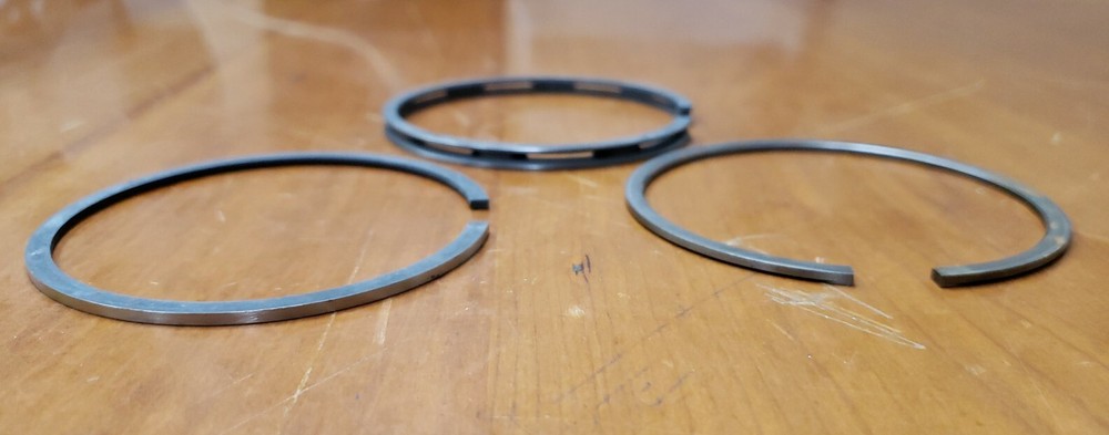 Briggs & Stratton Ring Set Std 299569 New Old Stock 5740