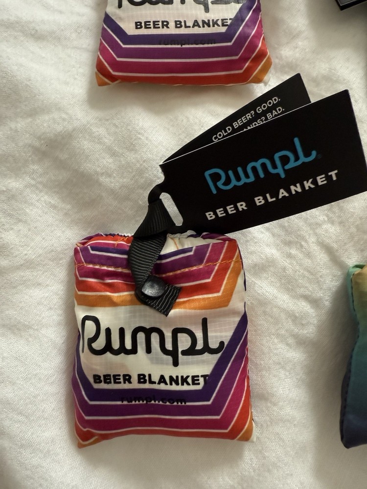 Rumpl Beer blanket / Bevy Sack Six Pack