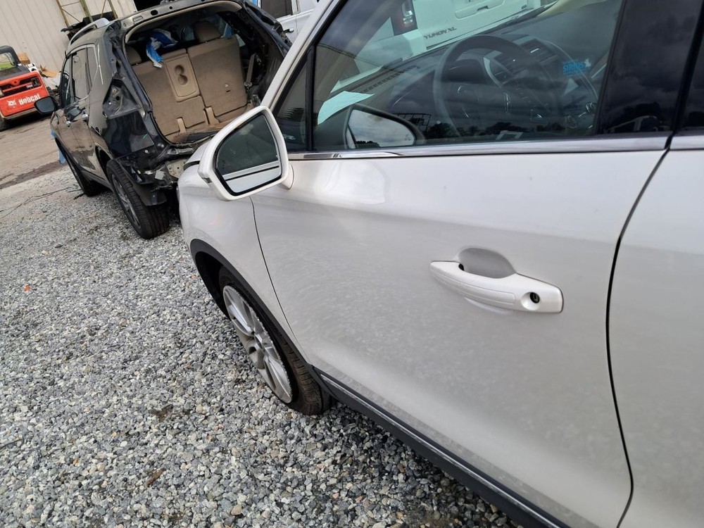 MKC 2016 Glove Box 4815802