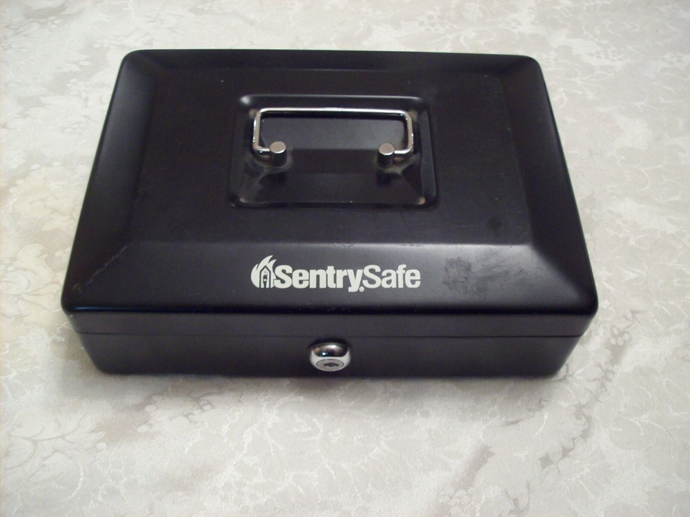 Sentry Safe Metal Money Box with Keys.  Great Item.