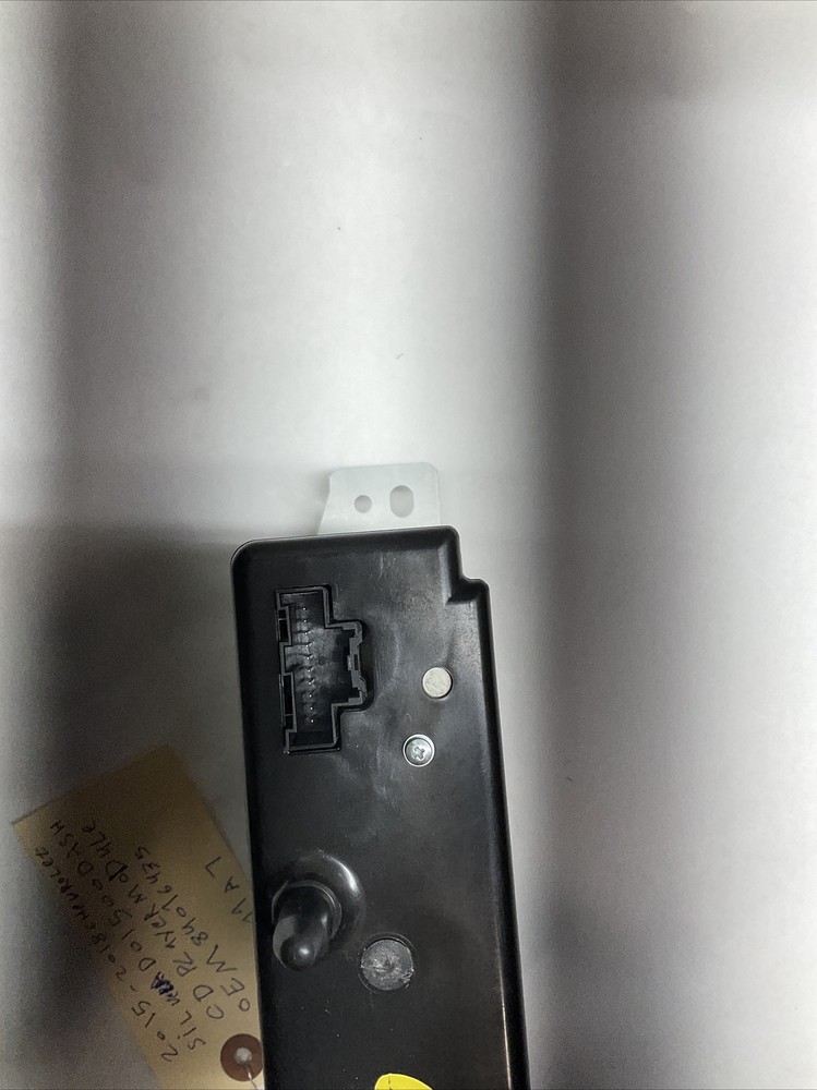 2015 - 2018 Chevrolet Silverado 1500 Dash CD Player Module OEM 84016435