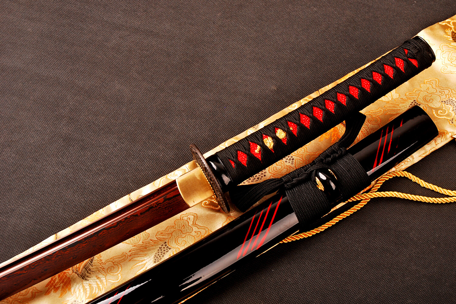 Blood Red Damascus Folded Steel Katana Battle Ready Japanese Samurai Sharp Sword