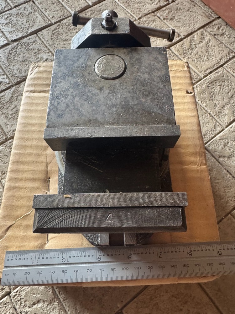 Pprecision machine vise with micro-feed USSR