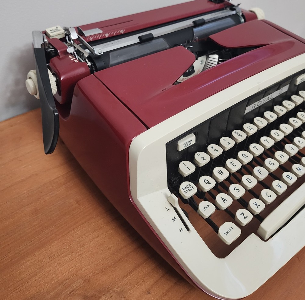 Royal Custom III Red & Tan Typewriter With Original Case, Key, & Instructions