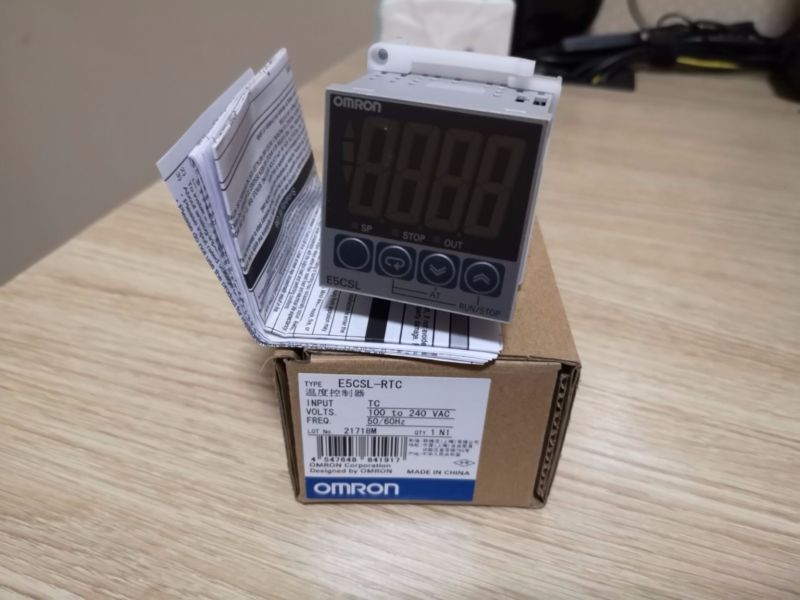 1PC Omron E5CSL-RTC 100-240V Temperature Controller New In Box Free Shipping