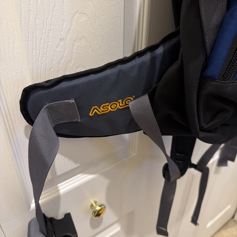 Asolo Backpack Daypack Ventilator Waist Strap Pockets Zip Pockets Storage Hiking