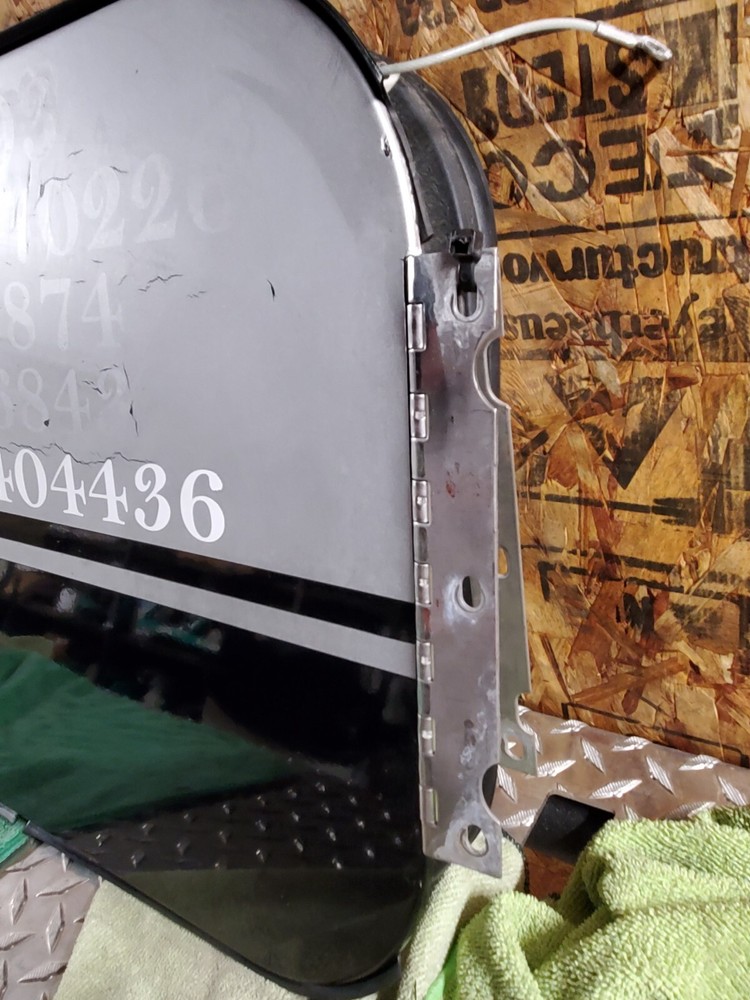 2014 Kenworth T680 Right Sleeper Door (Lower) With Hinge