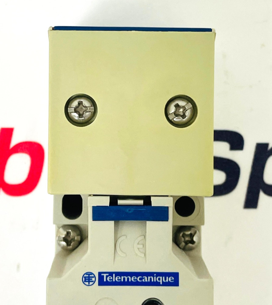 TELEMECANIQUE XS7-C40MP230 Proximity Sensor