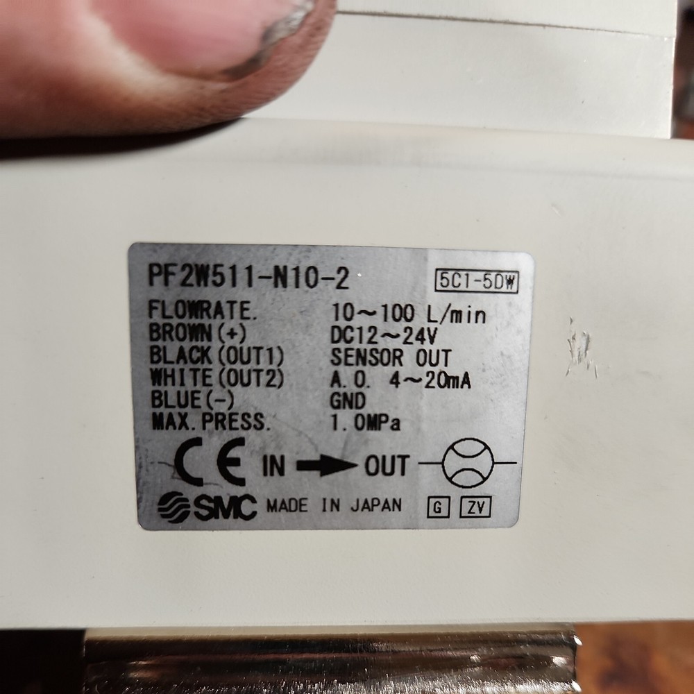 SMC WATER DIGITAL FLOW SWITCH PF2W511-N10-2 Applied Materials