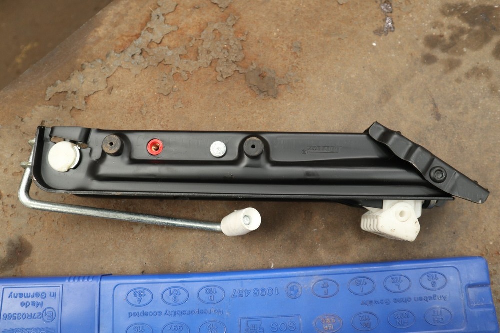 BMW E46 COUPE M SPORT BOOT TOOL KIT JACK CHOCK WARNING TRIANGLE