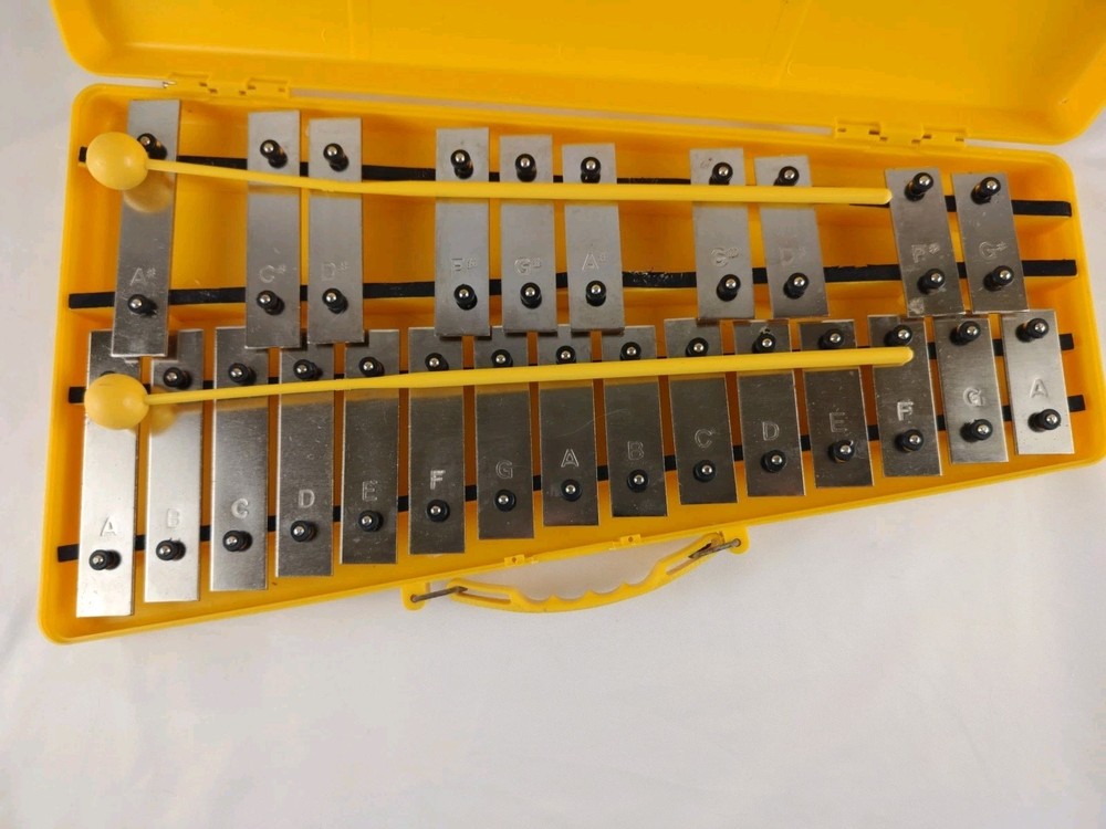 Trophy 25 Note Xylophone (Glockenspiel) with Mallets and Case