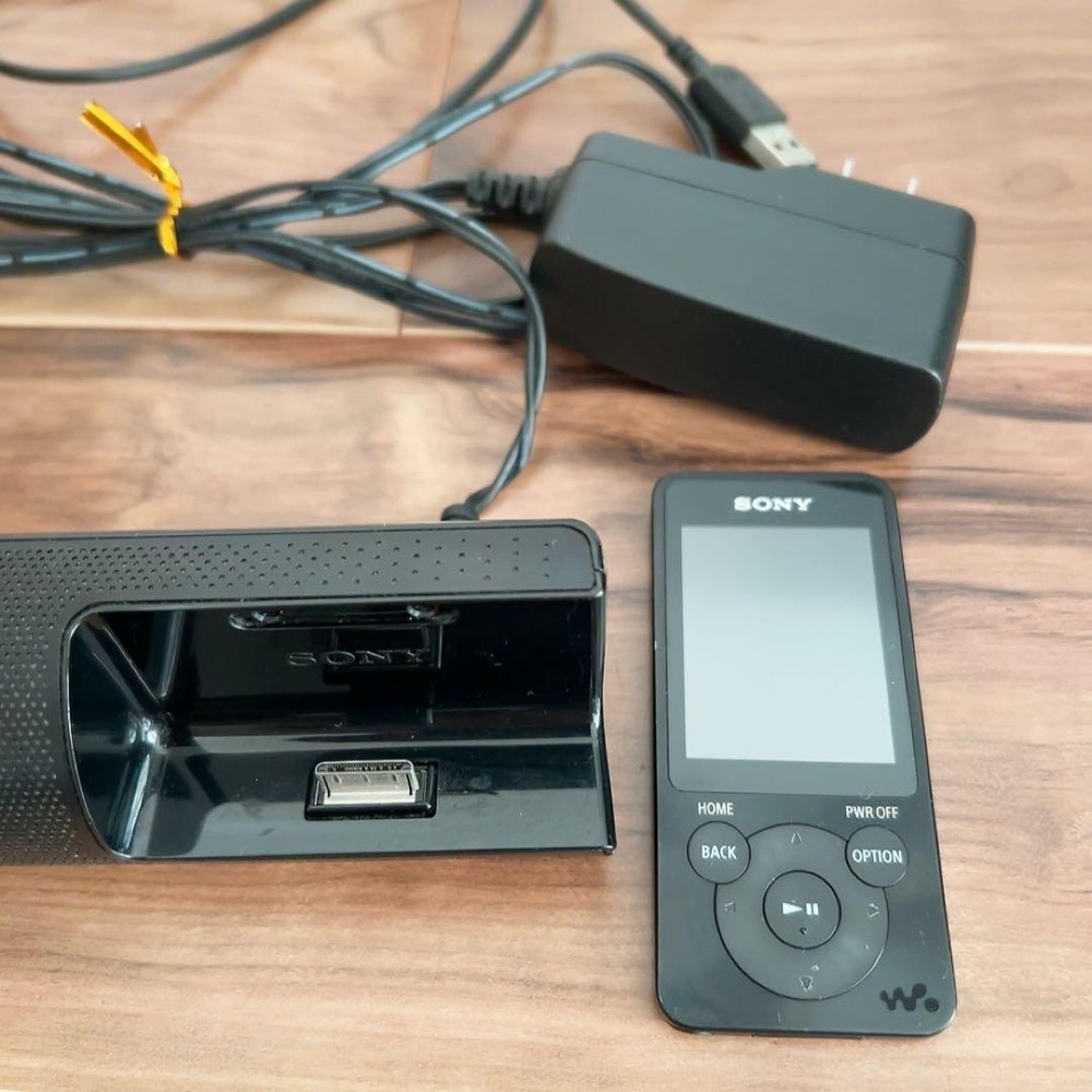 Walkman Sony Nw-S14 Charging Cable Speaker