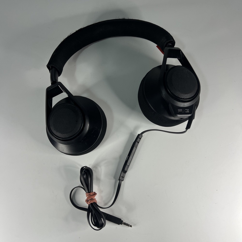 Plantronics RIG A5 Wired Gaming Headset. Worn Ear Cup On One Side