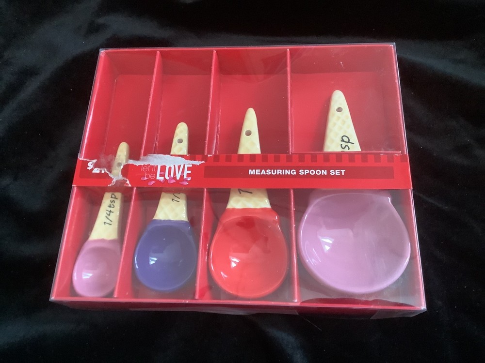 Measuring spoons set, ice cream cone, ceramic