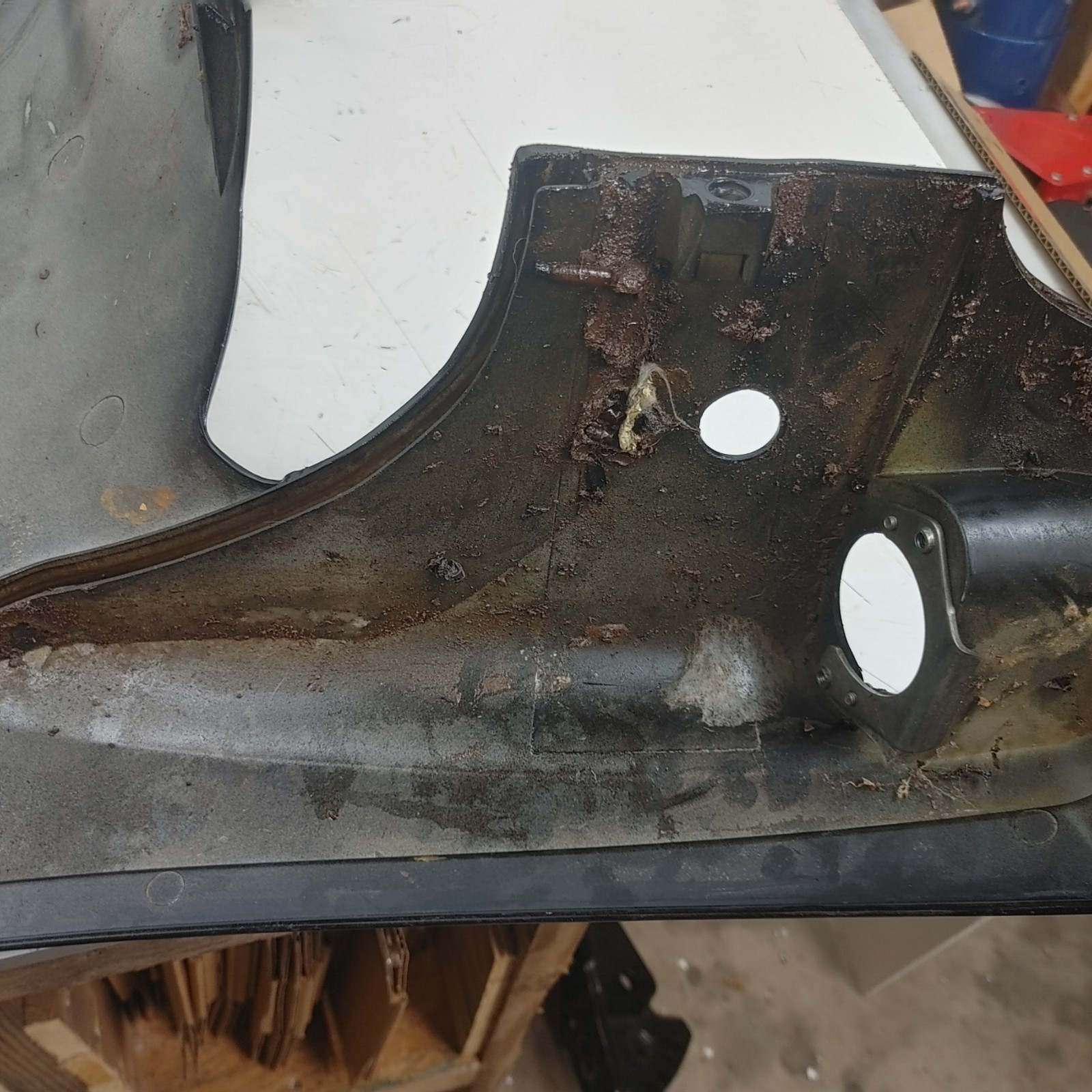 Mercury Fourstroke 150 HP Starboard Side Chap Lower Bottom Cowling 8M0057756