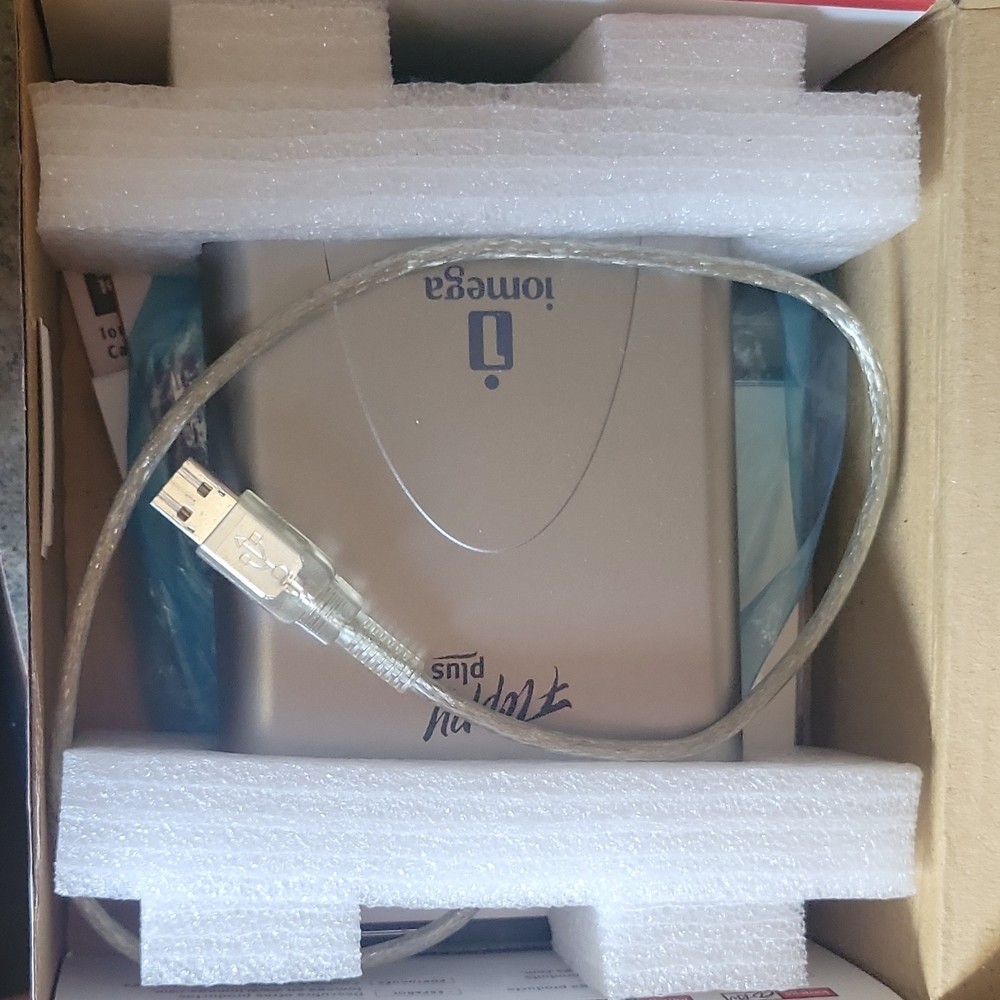 Iomega Floppy plus 7-in-1 Card Reader USB 2.0 Silver USB-Powered PC Mac