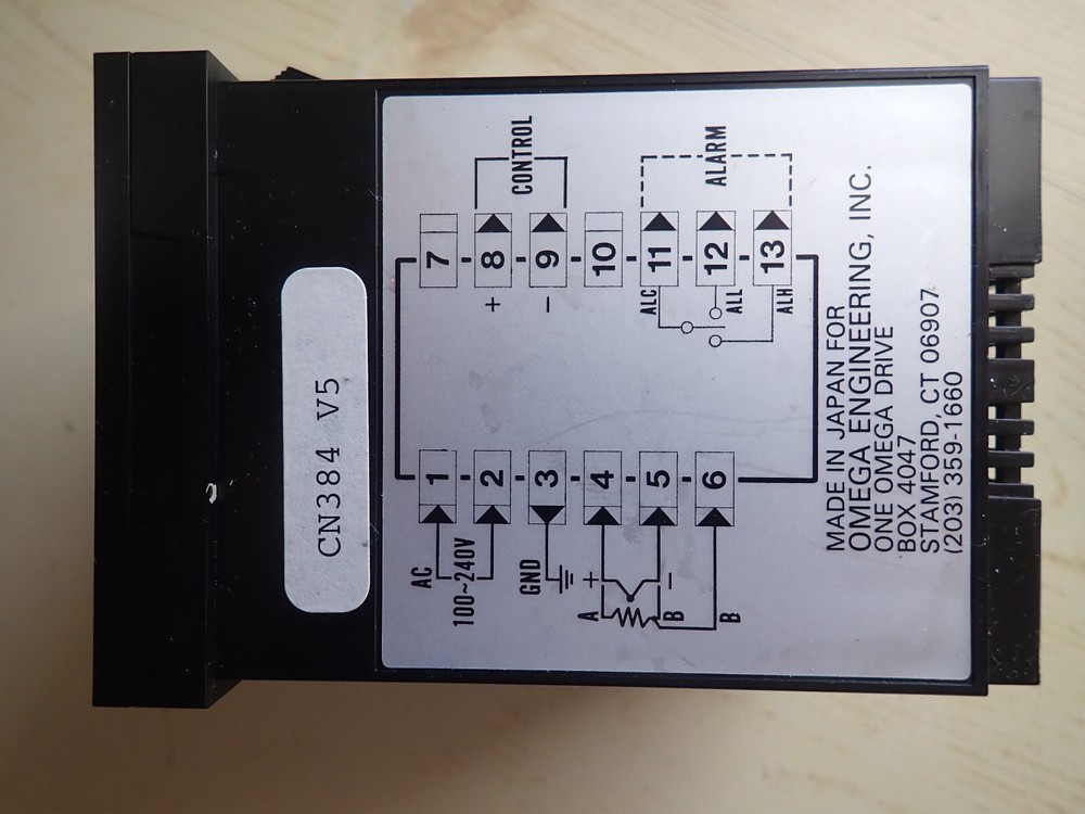 TEMPERATURE CONTROLLER OMEGA CN380