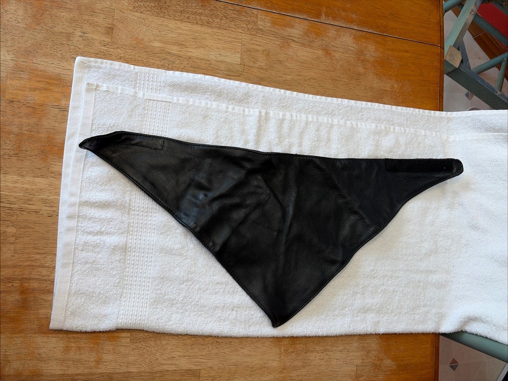 Leather Motorcycle Neck Protector. Black. One Size. New