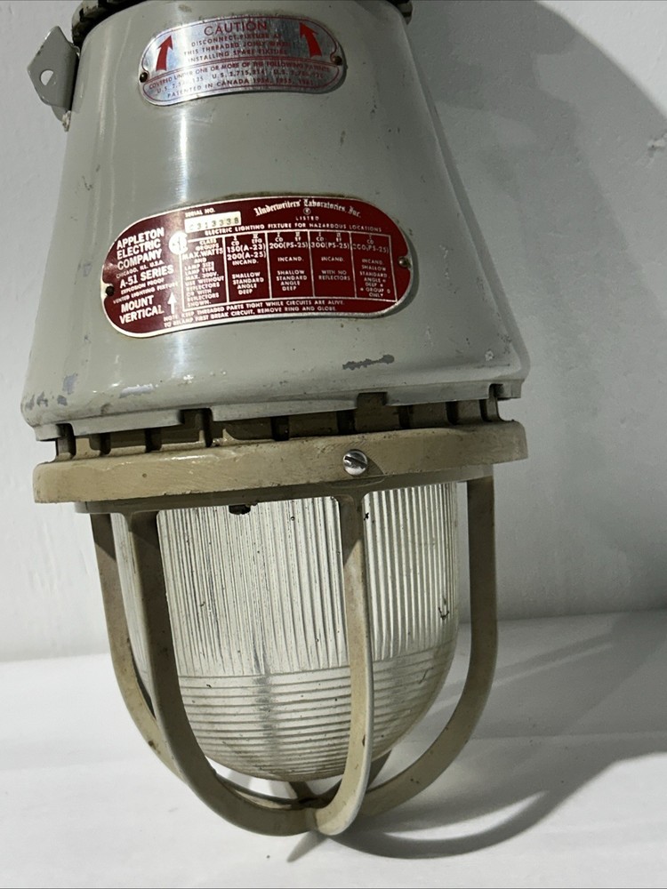 Appleton Electric A-51 Series Explosion Proof Vented Lighting Fixture Vertical