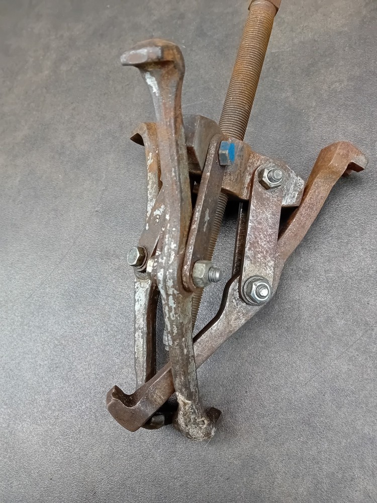 3 Bearing Pullers