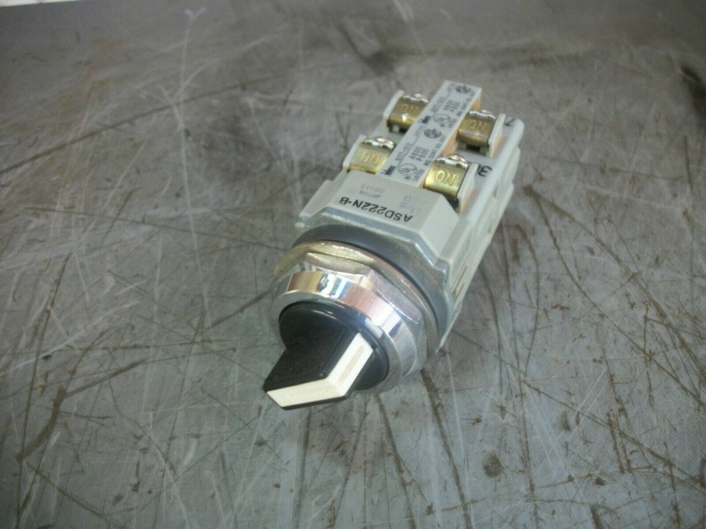 IDEC 2-POSITION SELECTOR SWITCH ASD222N-B 600VOLT