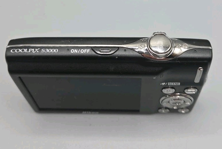 Nikon Coolpix S3000 Digital Compact Camera, SPARES ONLY, Please Read.