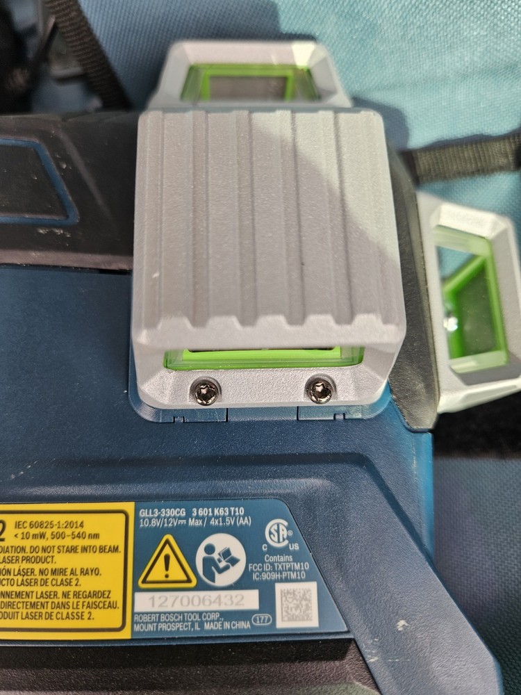Bosch GLL3-330CG Self-leveling Green Line Laser Level with Case