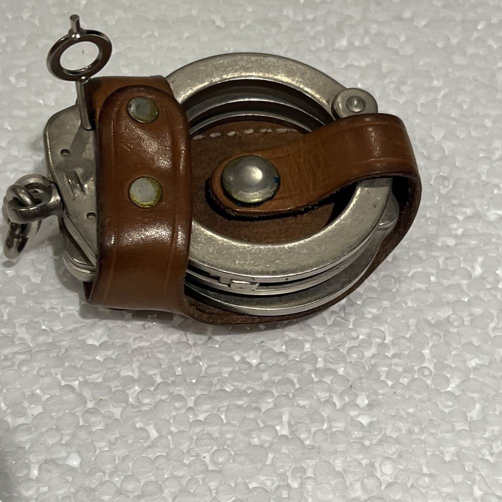 Smith & Wesson 350107 Chain Link Model 100 High Security Handcuffs with Key