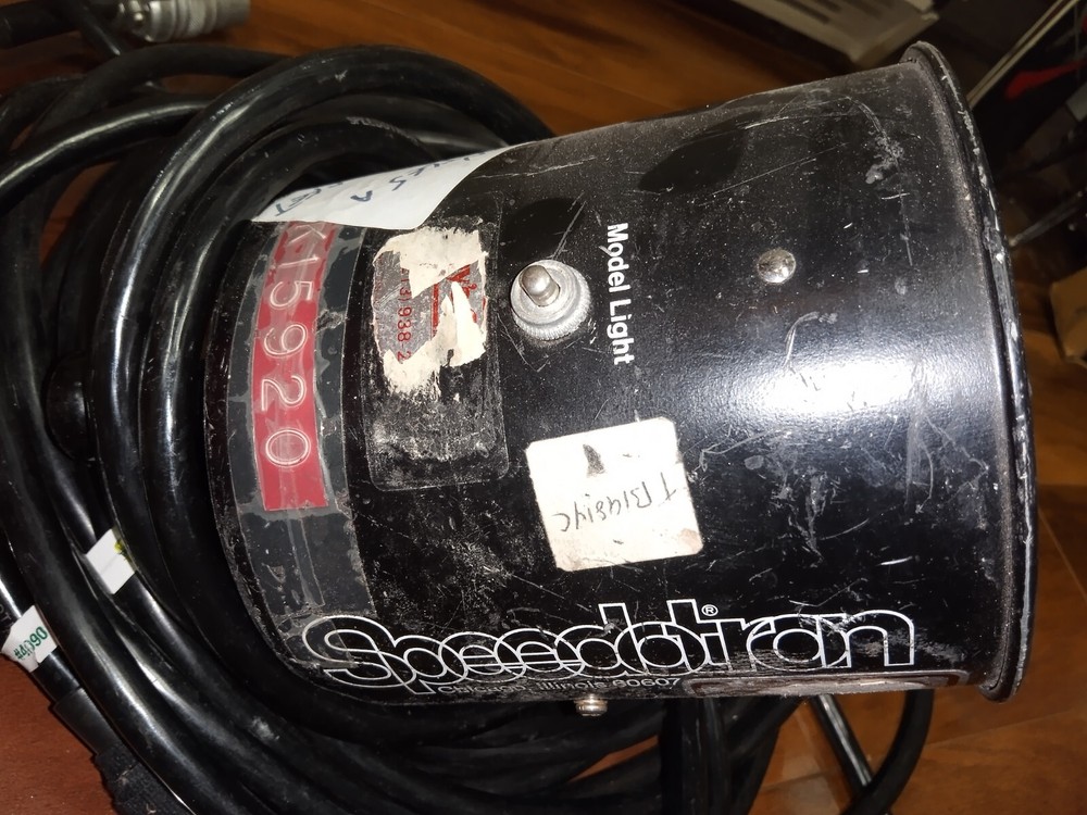 Speedotron 102 Blackline Studio Strobe Flash Head Fair No bulb Needs Lamp Socket
