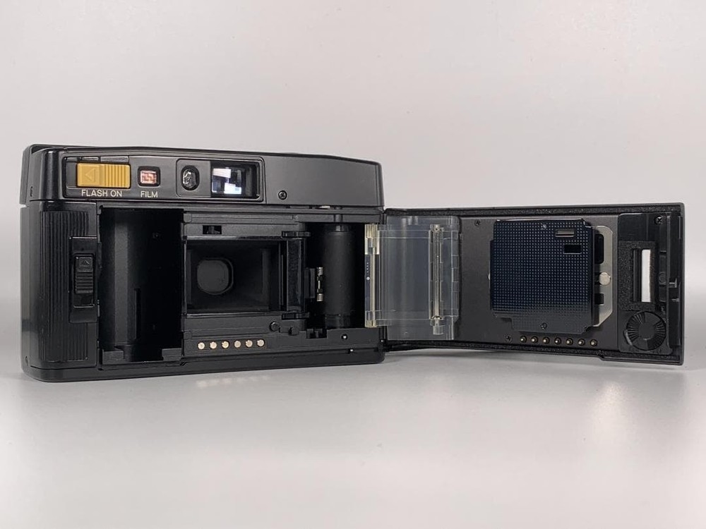 Excellent condition MINOLTA TALKMAN compact camera