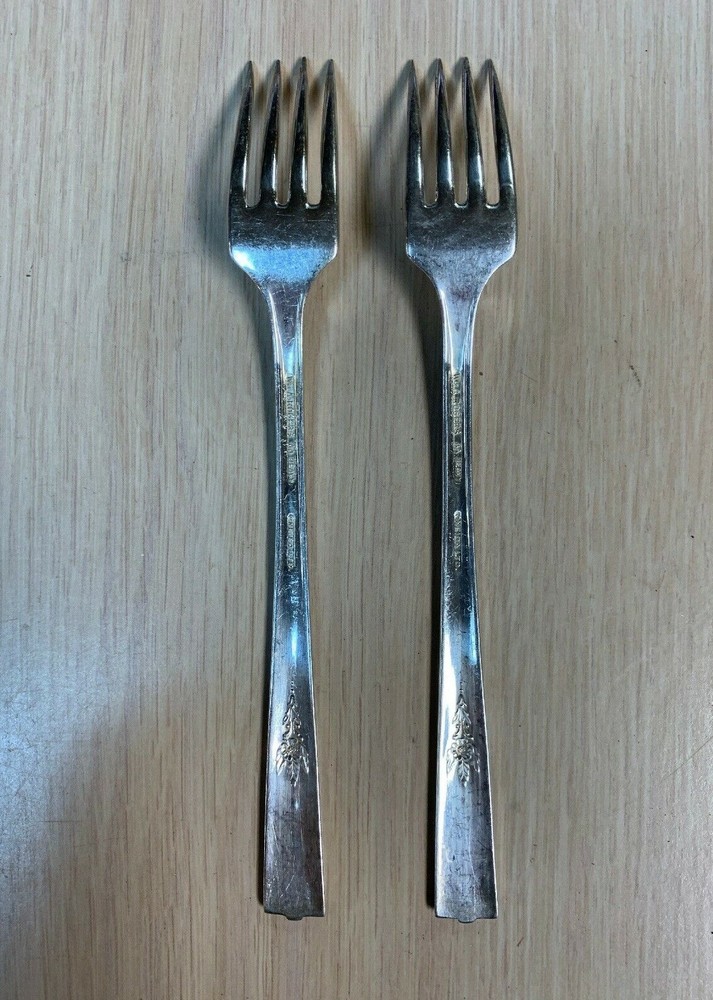 2 King Arthur Silverplate Grille Forks Wm A Rogers Oneida Ltd