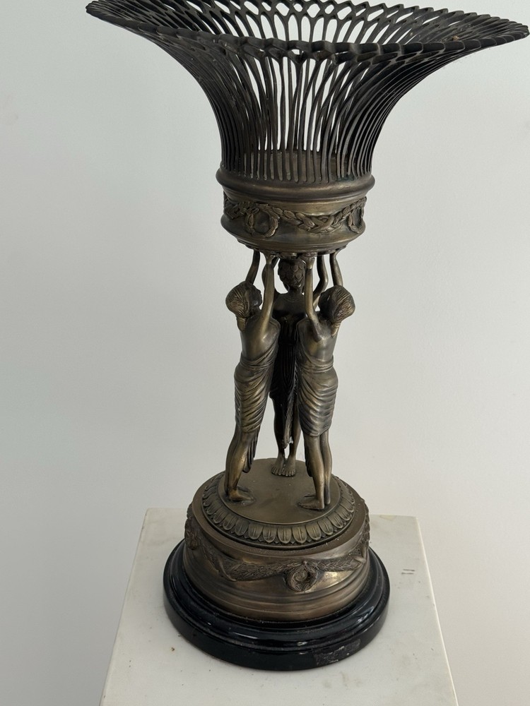 FRENCH CLASSICAL BRONZE CENTER PIECE WITH MARBLE BASE