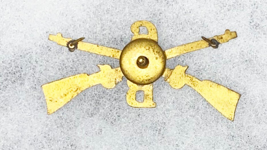 B Company 6th Infantry Cap / Collar Badge