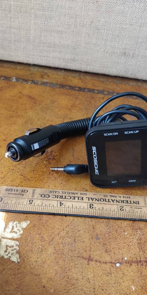 Scosche Tuneit FM Transmitter W/ Digital Display FM Stereo Flexible Neck