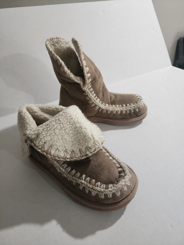 Eskimo Boots Size 5 Gently Worn No Box Great Condition