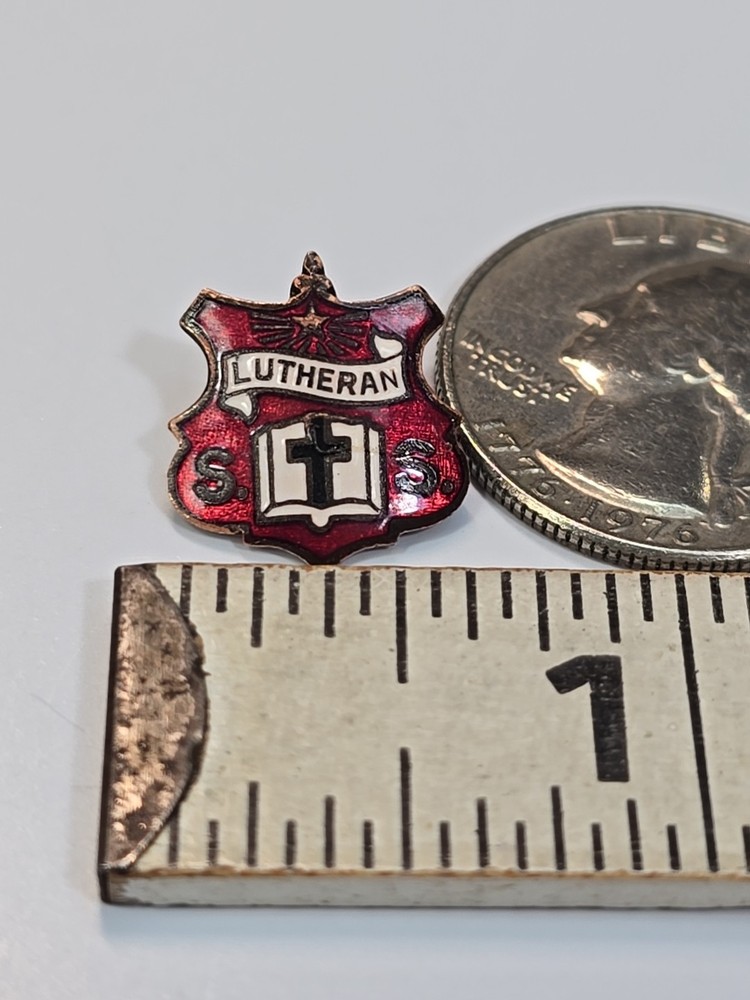 Lutheran Sunday School Lapel Pin Red Shield
