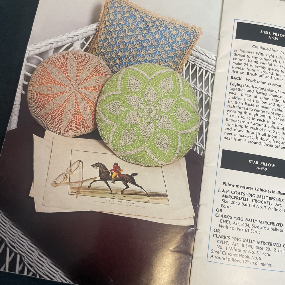 Vintage Lo Ran folding stand for holding patterns + 2 Crochet Pattern Booklets