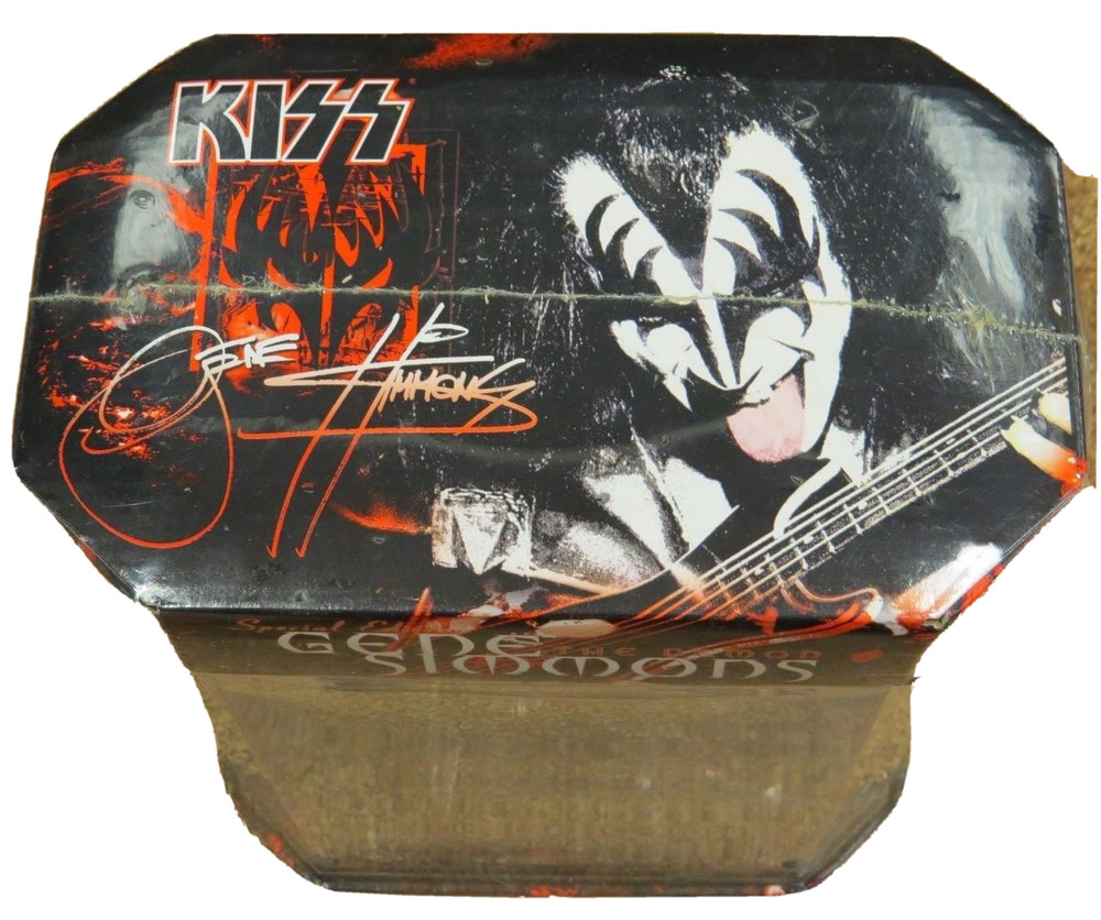 KISS GENE SIMMONS ACTION FIGURE SEALED