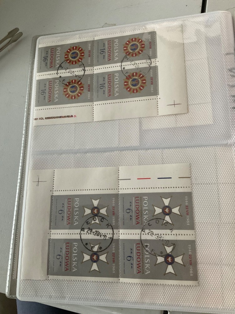 WORLDWIDE STAMPS ON PAGES