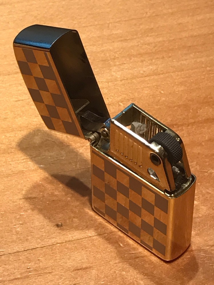 CLASSIC RONSON WIND II CHECKER LIGHTER WITH PROTECTIVE SLEEVE