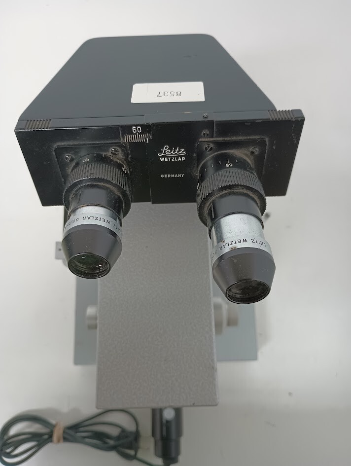 Vintage Leitz Wetzlar Dialux Microscope