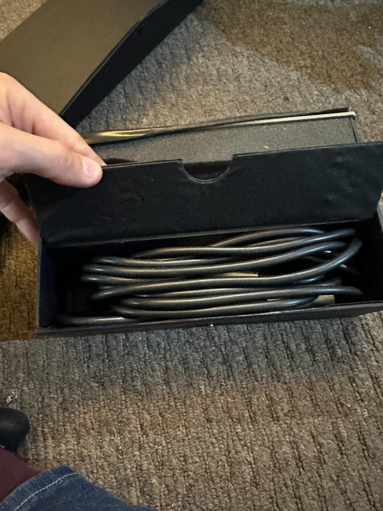 Redback Professional Handheld Unidirectional Dynamic Microphone C0383