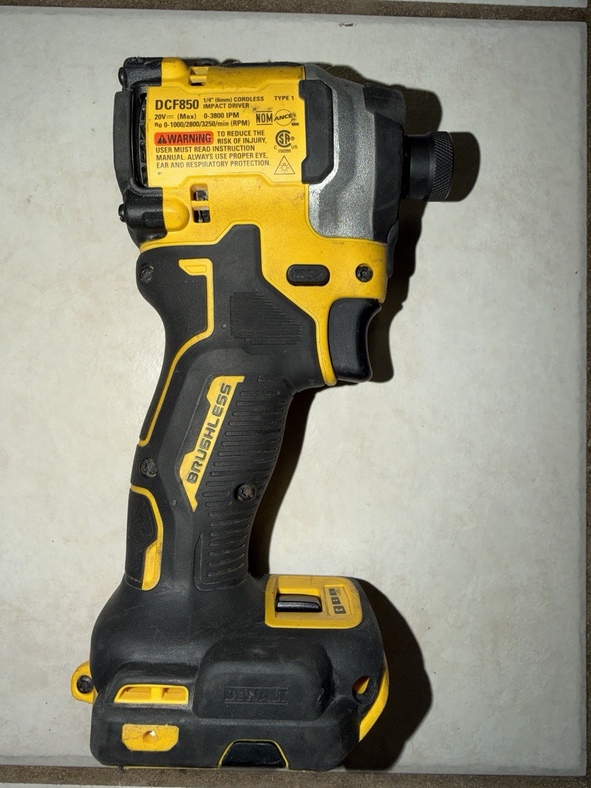 Dewalt 20v Atomic 1/4” Impact Driver (DCF850) - FOR PARTS OR REPAIR