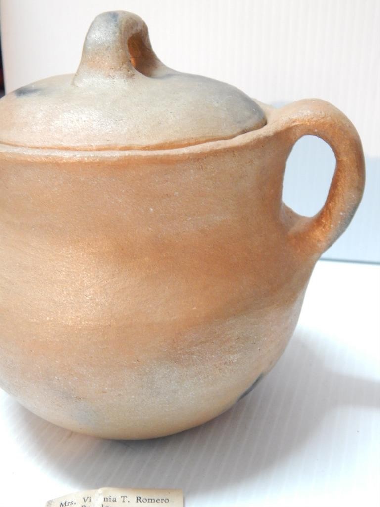 VIRGINIA T. ROMERO(d) VINTAGE MICACEOUS CLAY TAOS PUEBLO INDIAN POTTERY BEAN POT