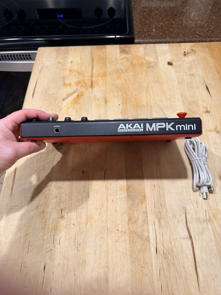 Akai Professional MPK Mini USB MIDI Keyboard Controller - 25 Keys / 8 Pads